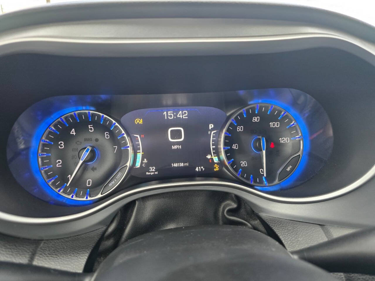 Used 2020 Chrysler Pacifica Touring w/ Advanced Safetytec Group FWD image 14