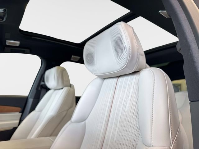 New 2026 Cadillac Vistiq Luxury AWD/4WD image 19