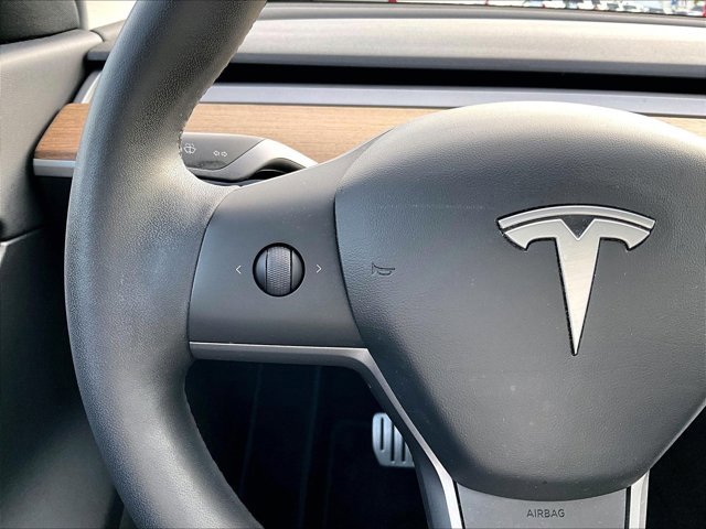 Used 2020 Tesla Model Y Long Range image 20