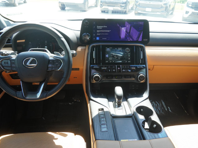 Used 2025 Lexus LX 700h Luxury w/ Appearance Package AWD/4WD image 5