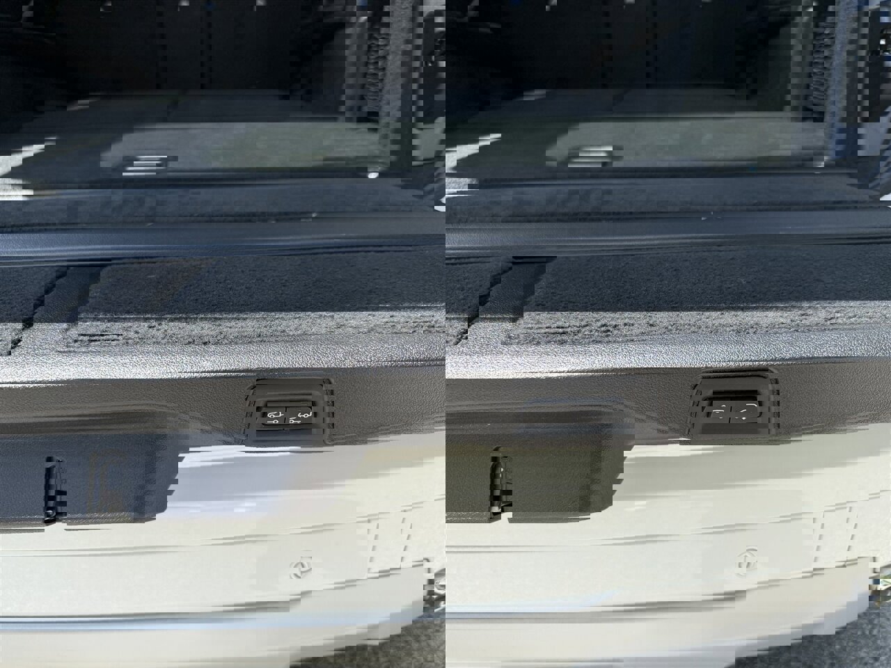 Used 2023 BMW X7 xDrive40i w/ Premium Package image 27