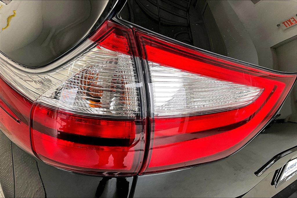 Used 2019 Toyota Sienna XLE w/ XLE Navigation Package FWD image 32