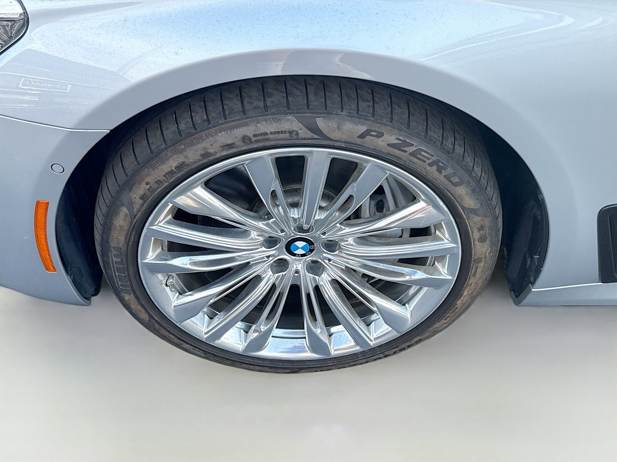 Used 2019 BMW 750i w/ M Sport Package image 36
