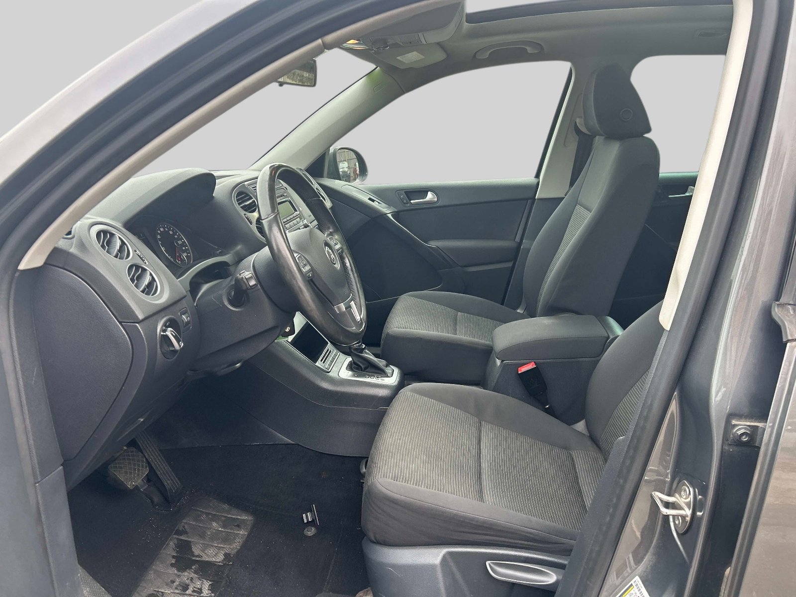 Used 2013 Volkswagen Tiguan S AWD/4WD image 10