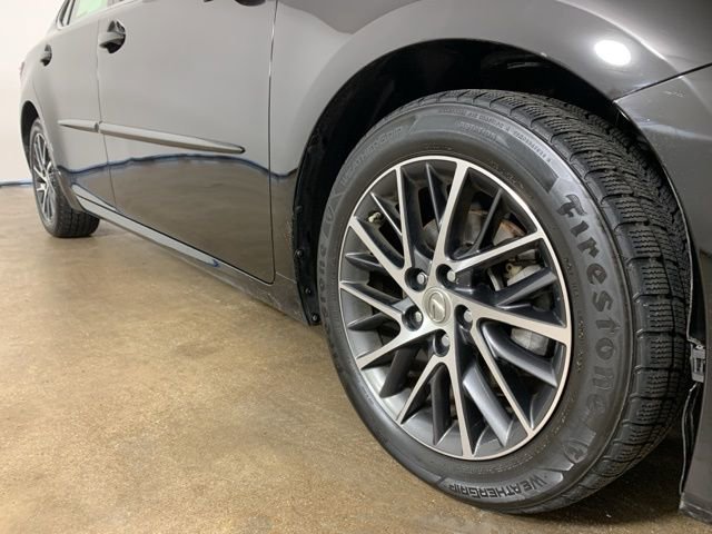 Used 2016 Lexus ES 350 w/ Luxury Package w/Wood Trim image 6