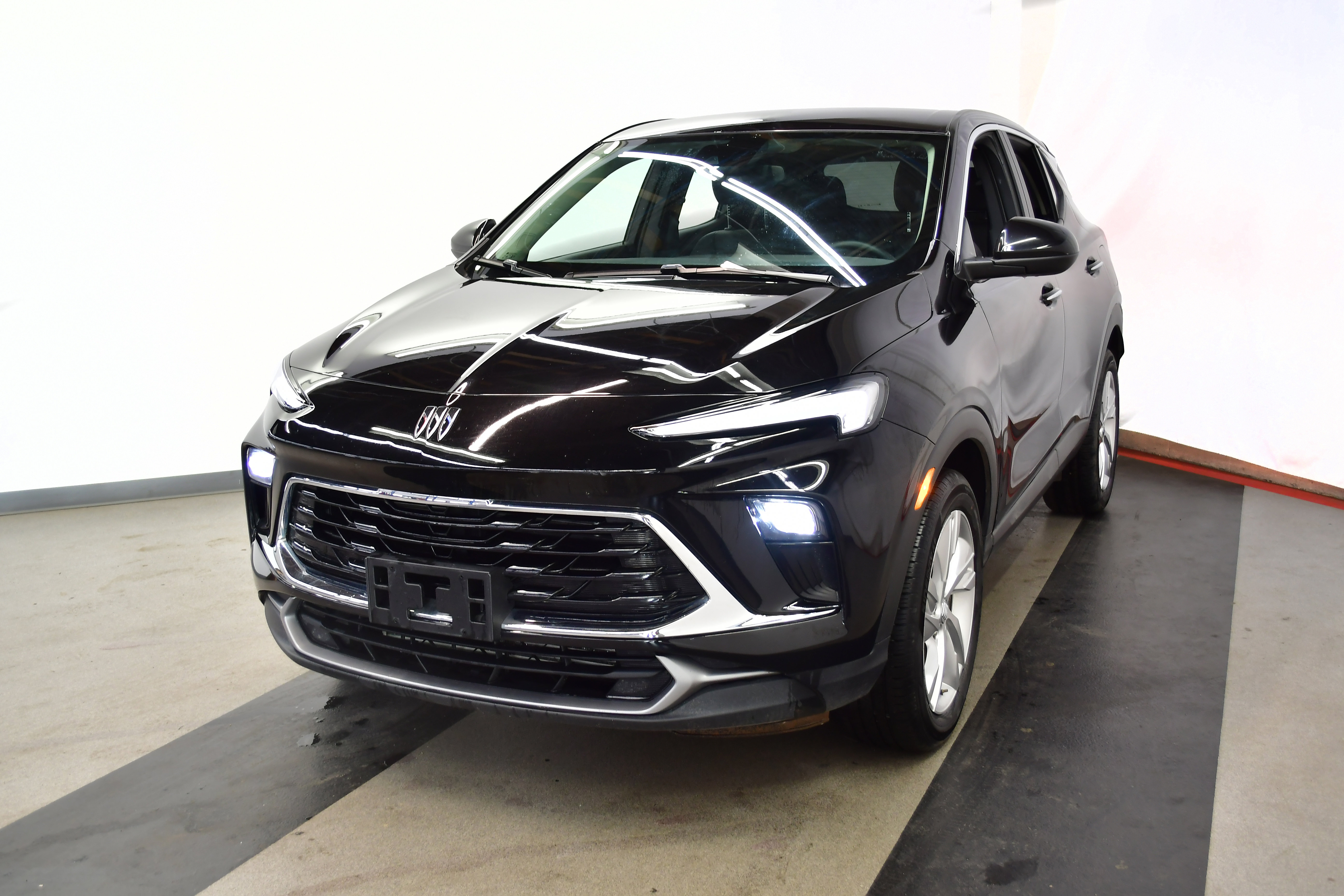 Used 2025 Buick Encore GX Preferred FWD image 4