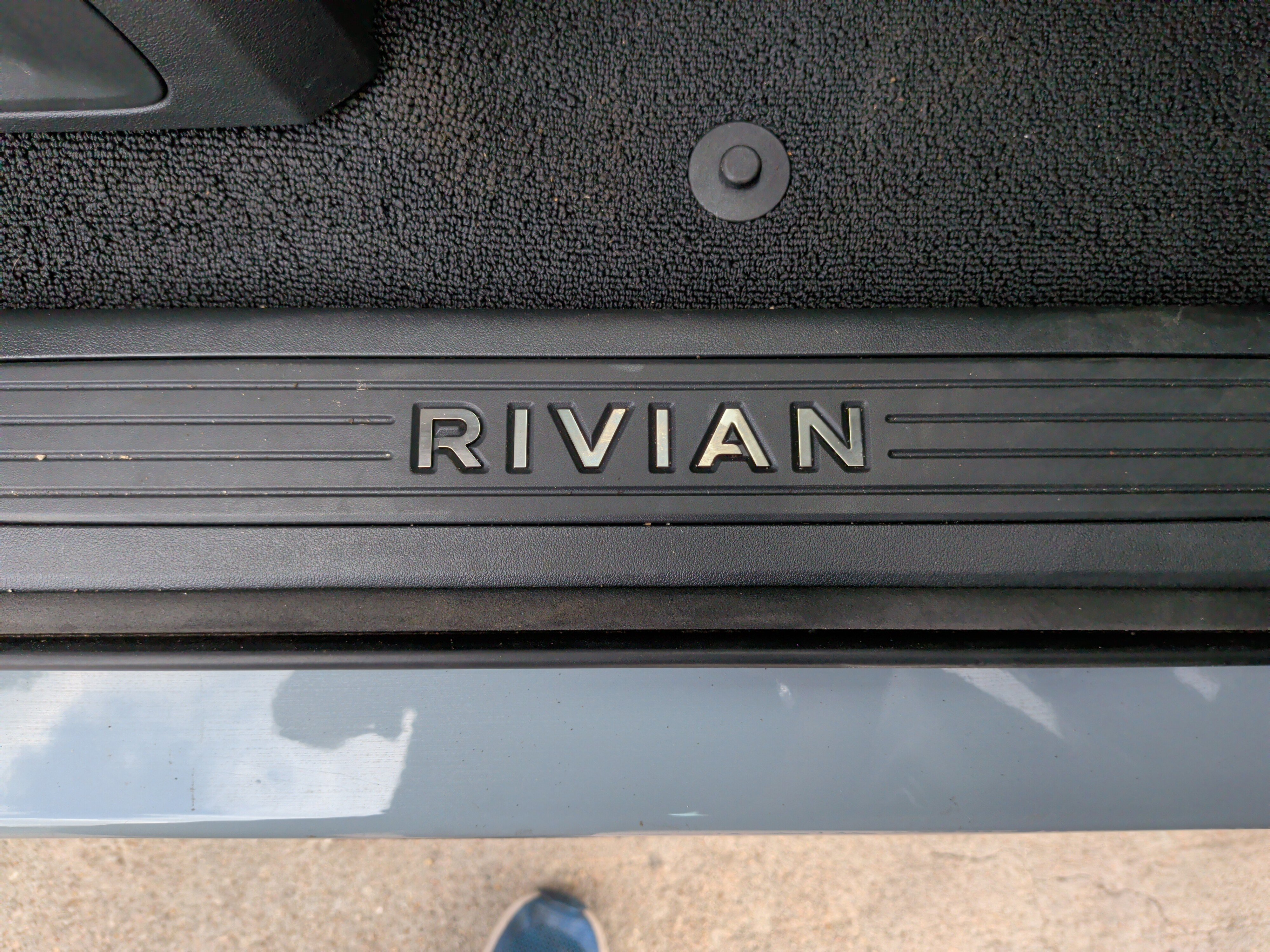 Used 2023 Rivian R1T Adventure image 33