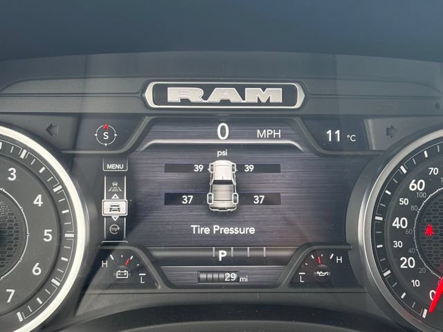 New 2026 RAM 1500 Express AWD/4WD image 3