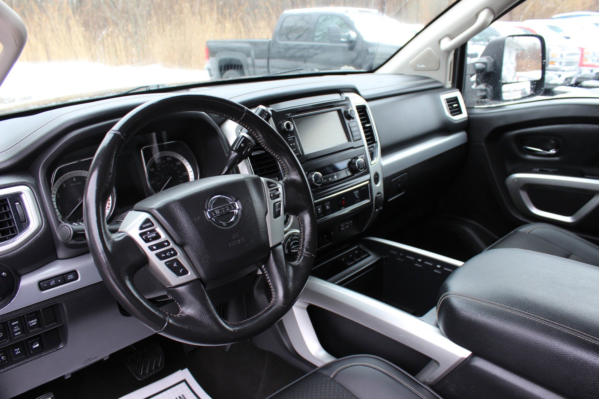 Used 2019 Nissan Titan PRO-4X w/ Pro-4x Utility Package image 18