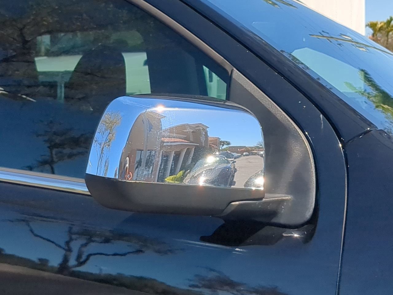 Used 2015 Chevrolet Colorado LT w/ Luxury Package image 12