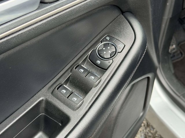 Used 2024 Ford Edge SEL AWD/4WD image 16