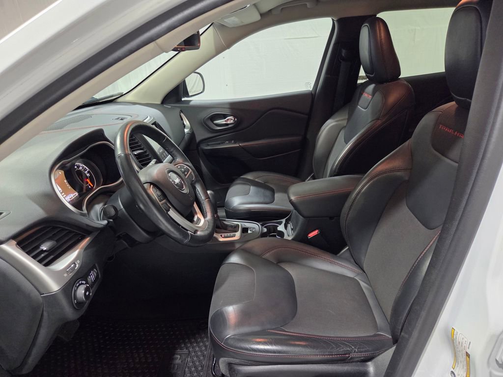 Used 2016 Jeep Cherokee Trailhawk w/ Cold Weather Group image 10