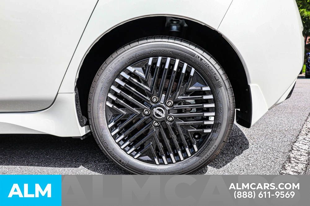 Used 2025 Nissan Leaf SV Plus image 15