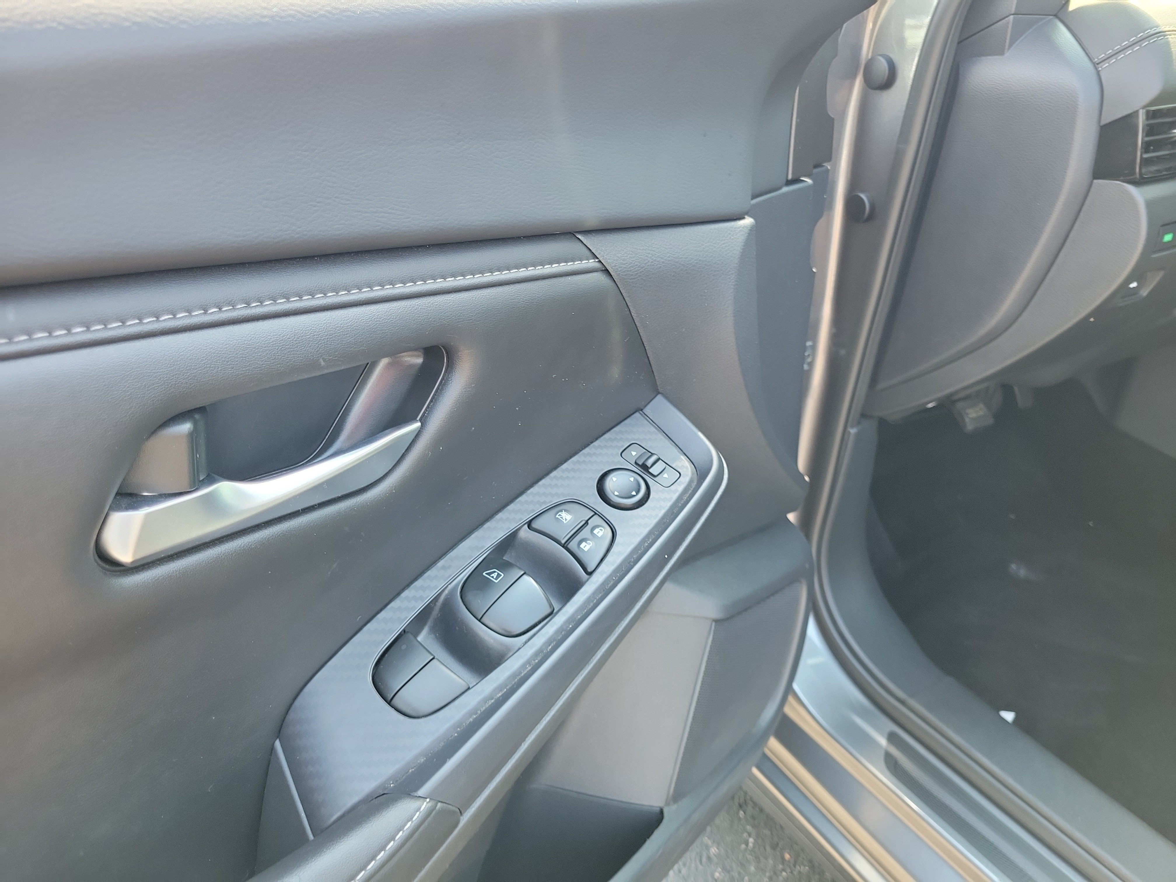 Certified 2024 Nissan Sentra SV w/ All-Weather Package FWD image 18