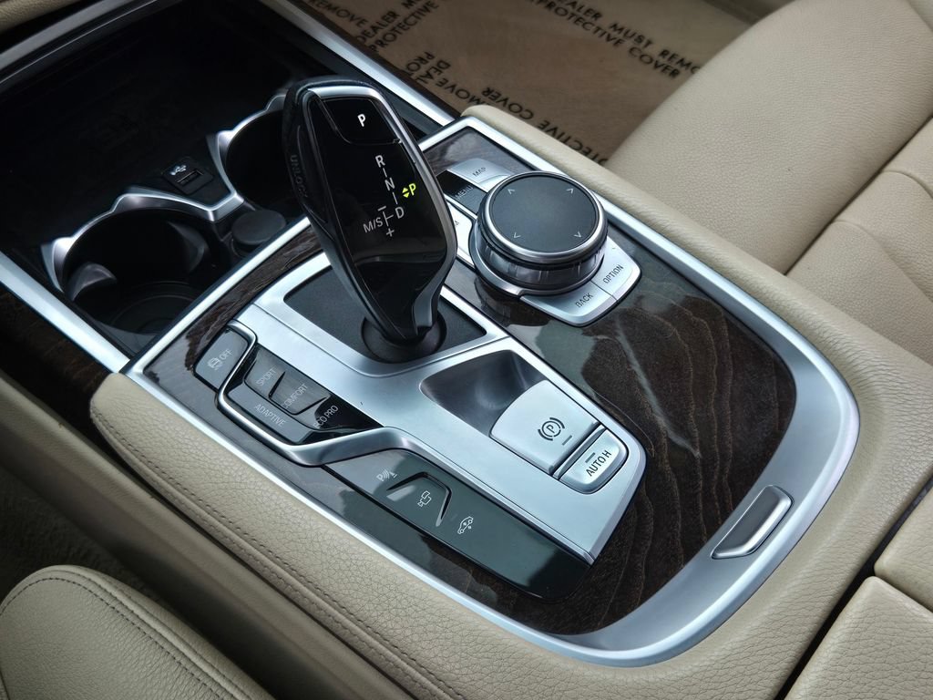 Used 2021 BMW 740i w/ M Sport Package RWD image 25