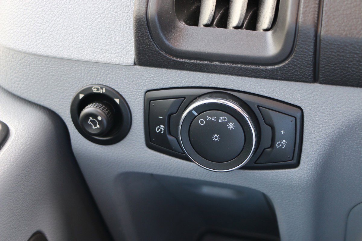 Used 2018 Ford Transit 150 XLT RWD image 18