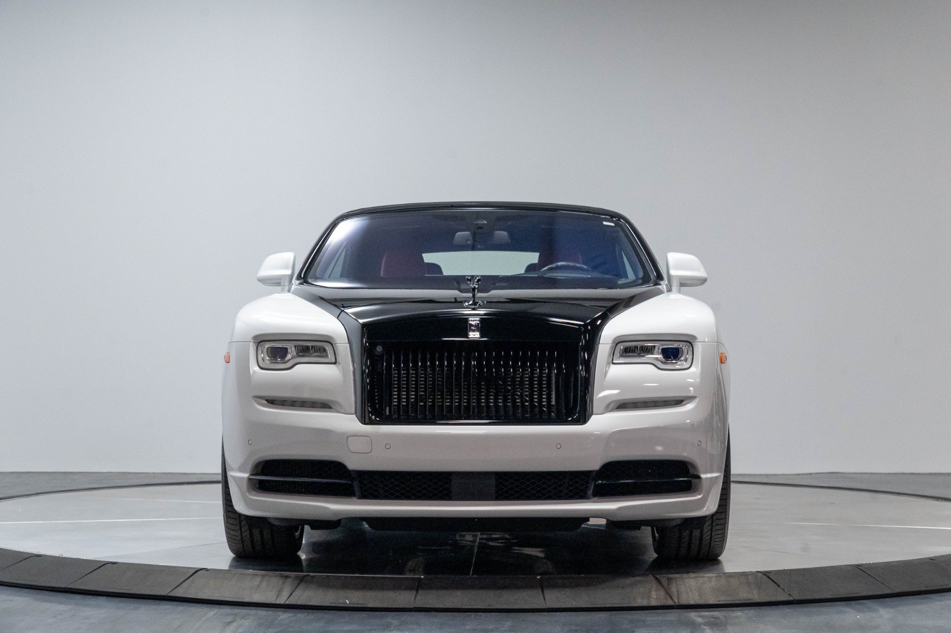 Used 2017 Rolls-Royce Dawn RWD image 52