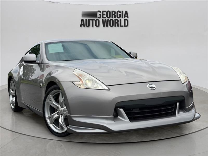 Used 2009 Nissan 370Z Coupe w/ Sport Pkg RWD image 2