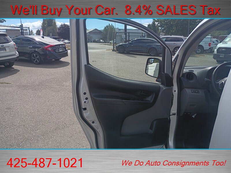 Used 2017 Chevrolet City Express LT w/ Technology Package FWD image 9