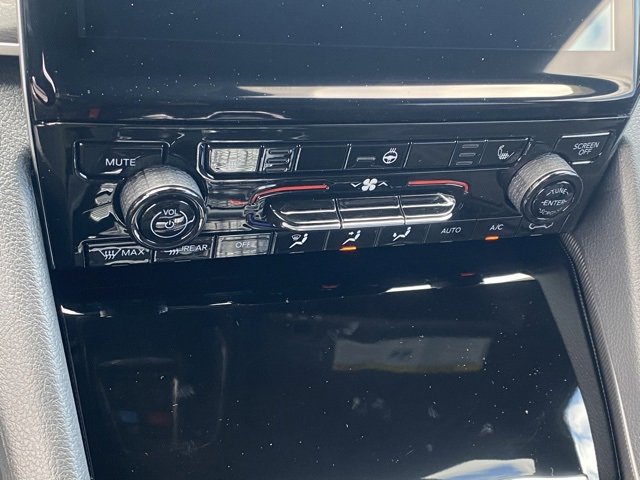 New 2025 Jeep Grand Cherokee Limited w/ Black Appearance Package image 21