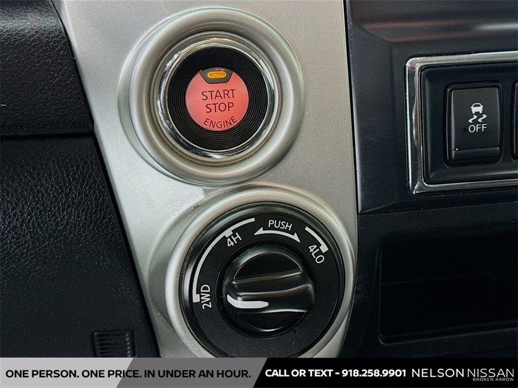 Used 2017 Nissan Titan SV image 33