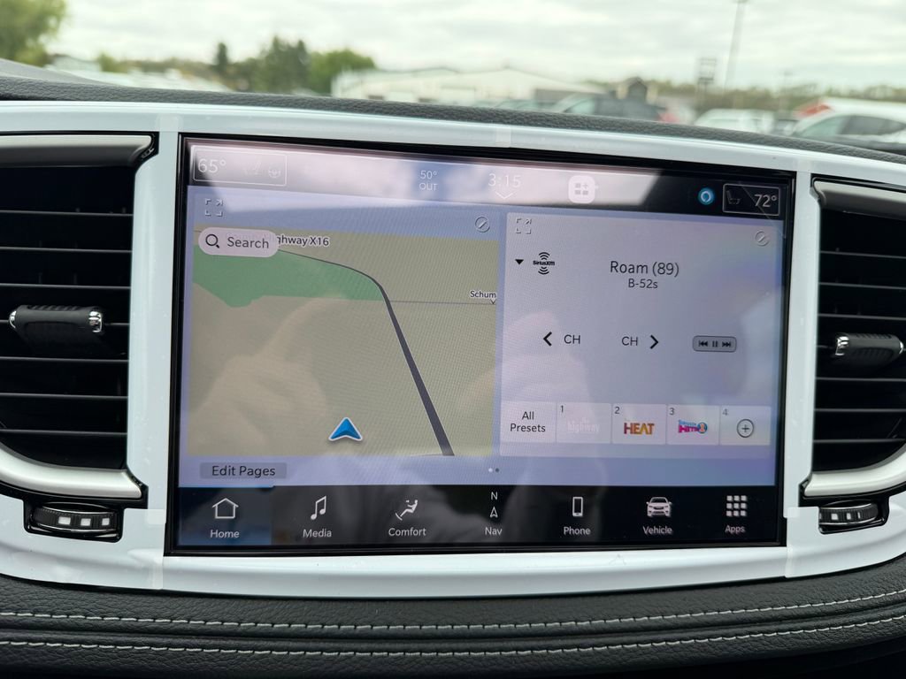 New 2027 Chrysler Pacifica Limited AWD/4WD image 24