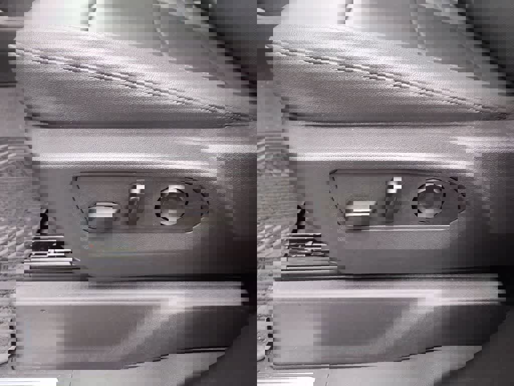 Used 2025 Chevrolet Silverado 3500 LTZ w/ LTZ Plus Package image 12