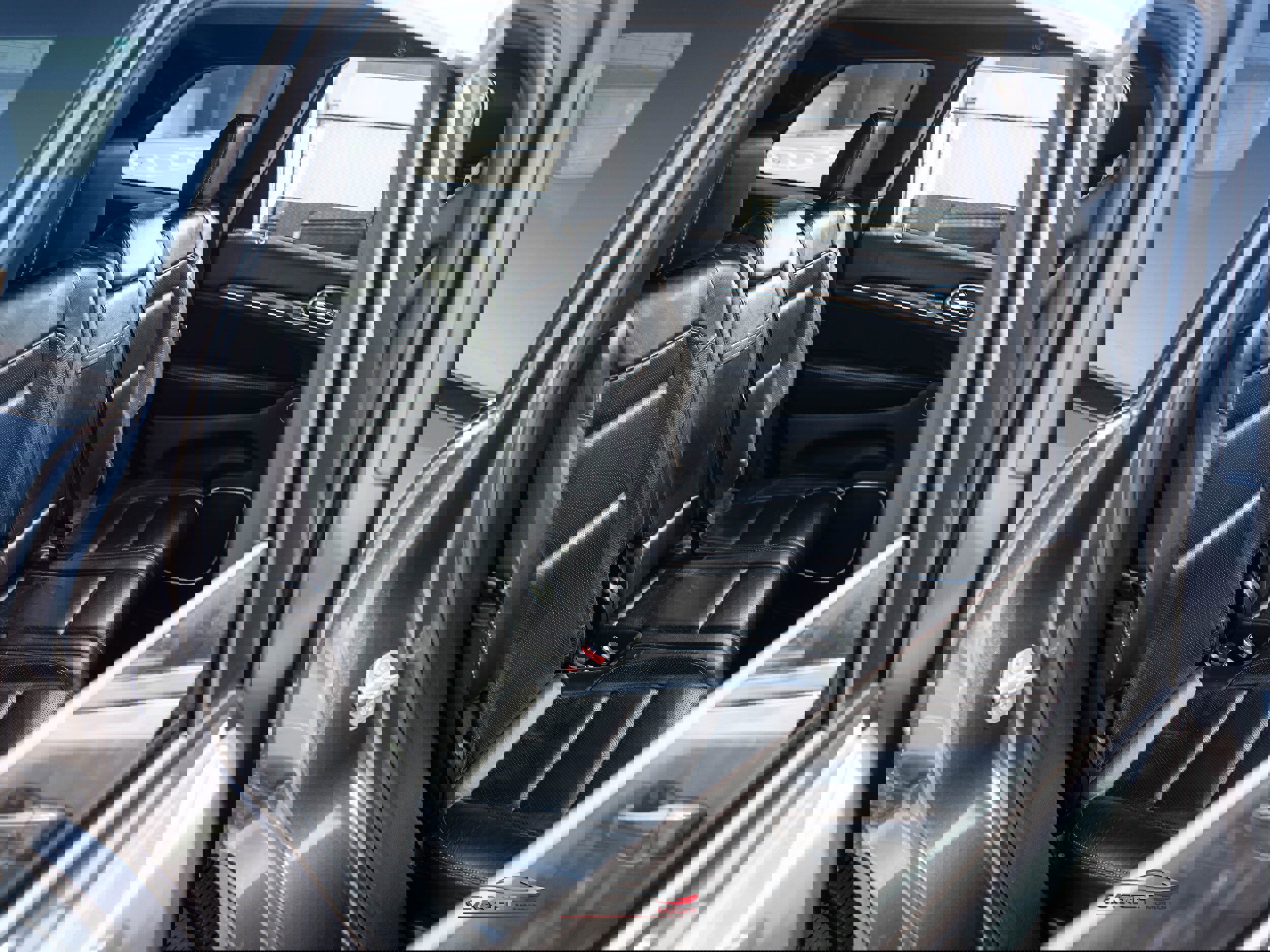 Used 2016 Jeep Grand Cherokee SRT image 18