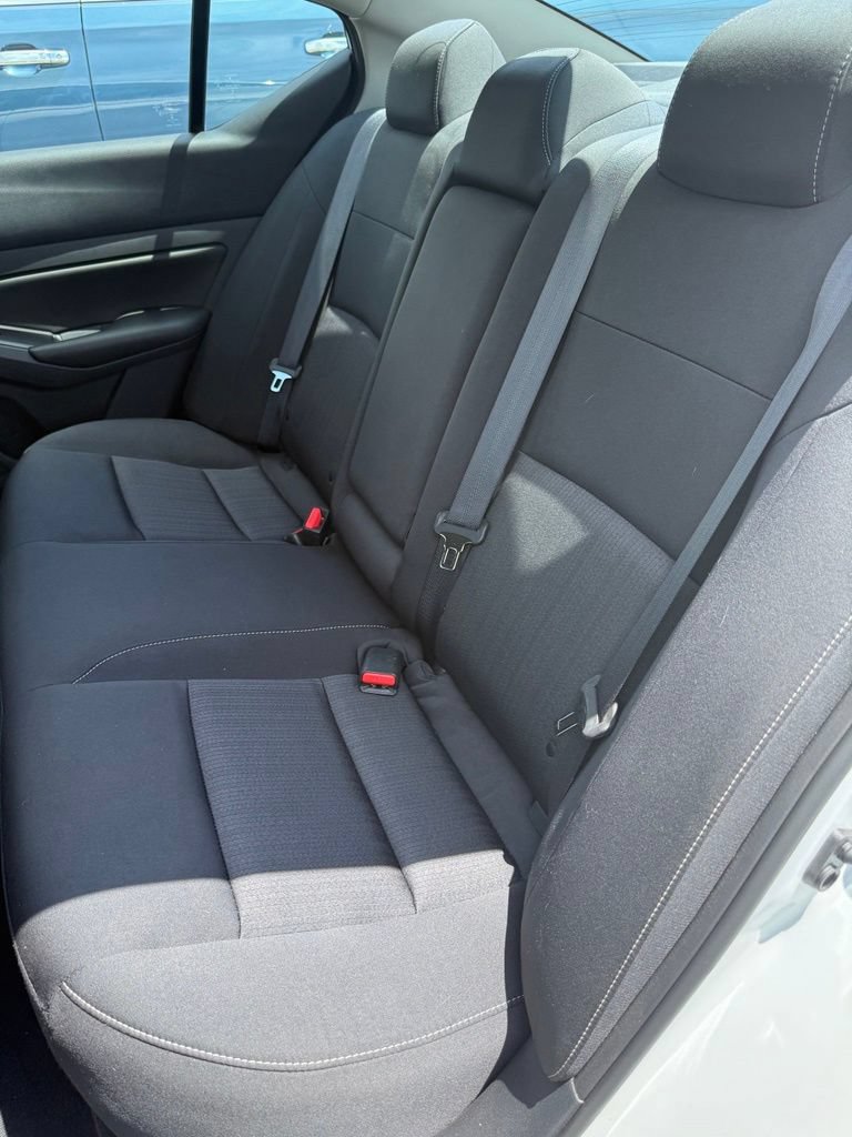Used 2022 Nissan Altima 2.5 S FWD image 12