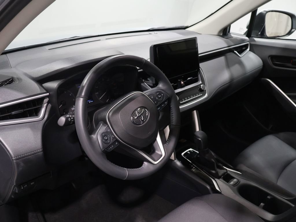 Used 2023 Toyota Corolla Cross LE w/ Moonroof Package image 16