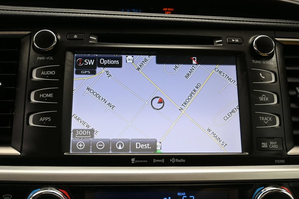 Used 2019 Toyota Highlander XLE AWD/4WD image 29