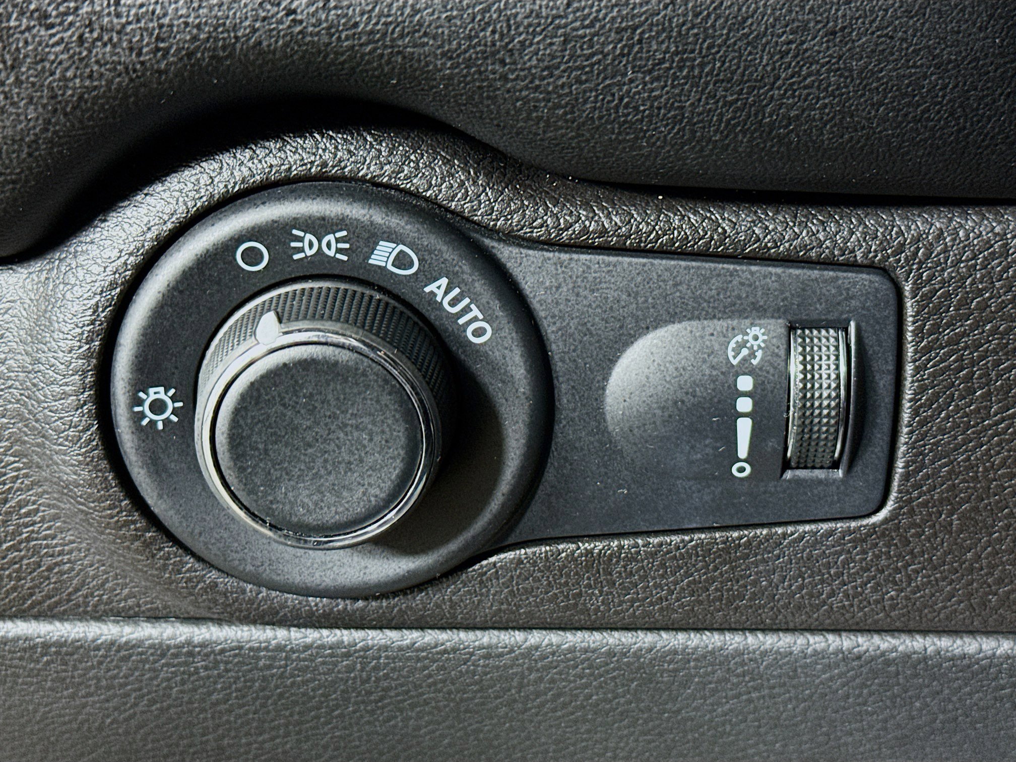 Used 2024 Dodge Durango GT image 9