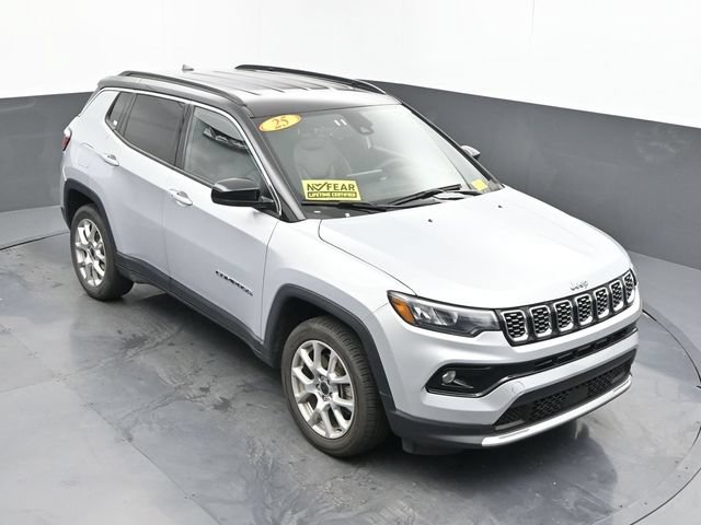 Used 2025 Jeep Compass Limited AWD/4WD image 39