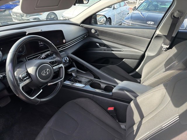 Used 2023 Hyundai Elantra SEL w/ Convenience Package image 8