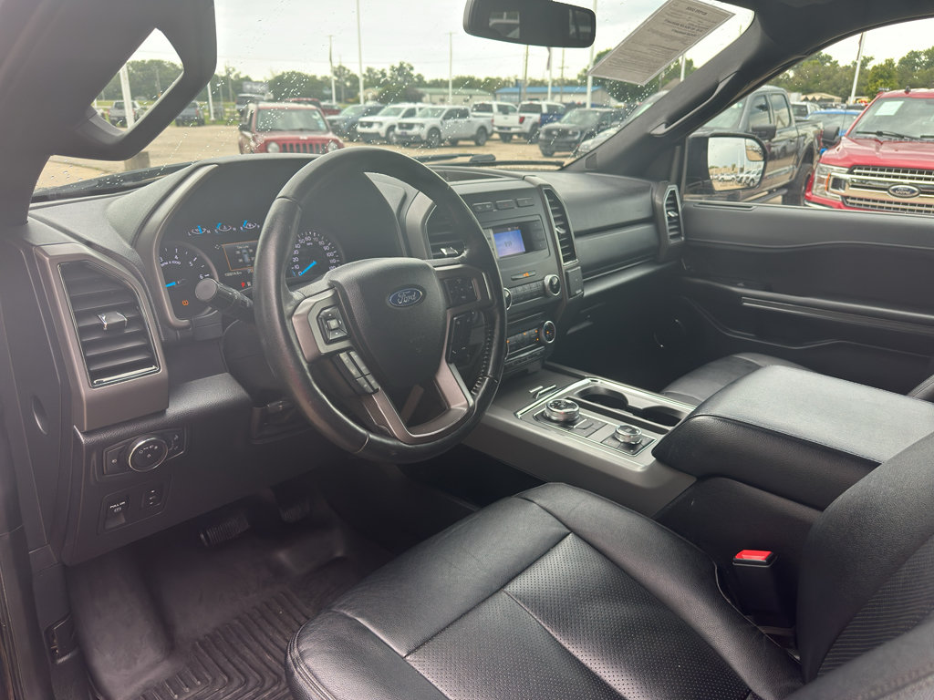 Used 2018 Ford Expedition XLT AWD/4WD image 2