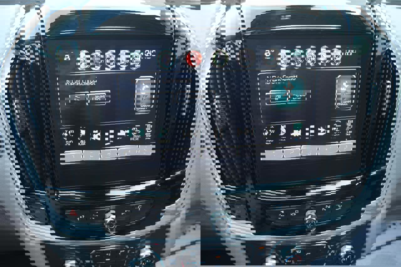 Used 2019 Chevrolet Traverse LT w/ LT Premium Package image 46