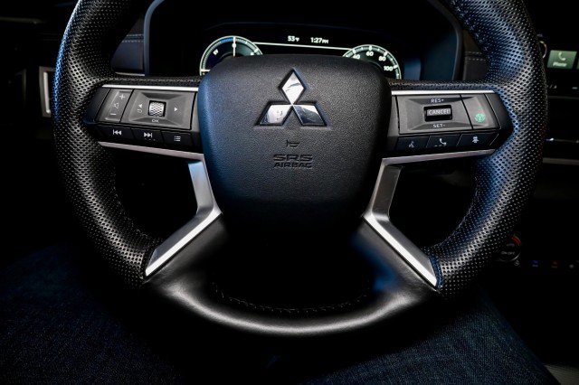 Used 2023 Mitsubishi Outlander SEL 40th Anniversary image 39