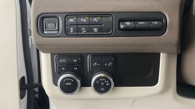 Used 2023 GMC Yukon XL Denali image 36