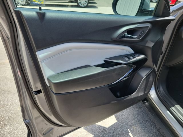 Certified 2025 Chevrolet Trax LT w/ LT Convenience Package FWD image 18