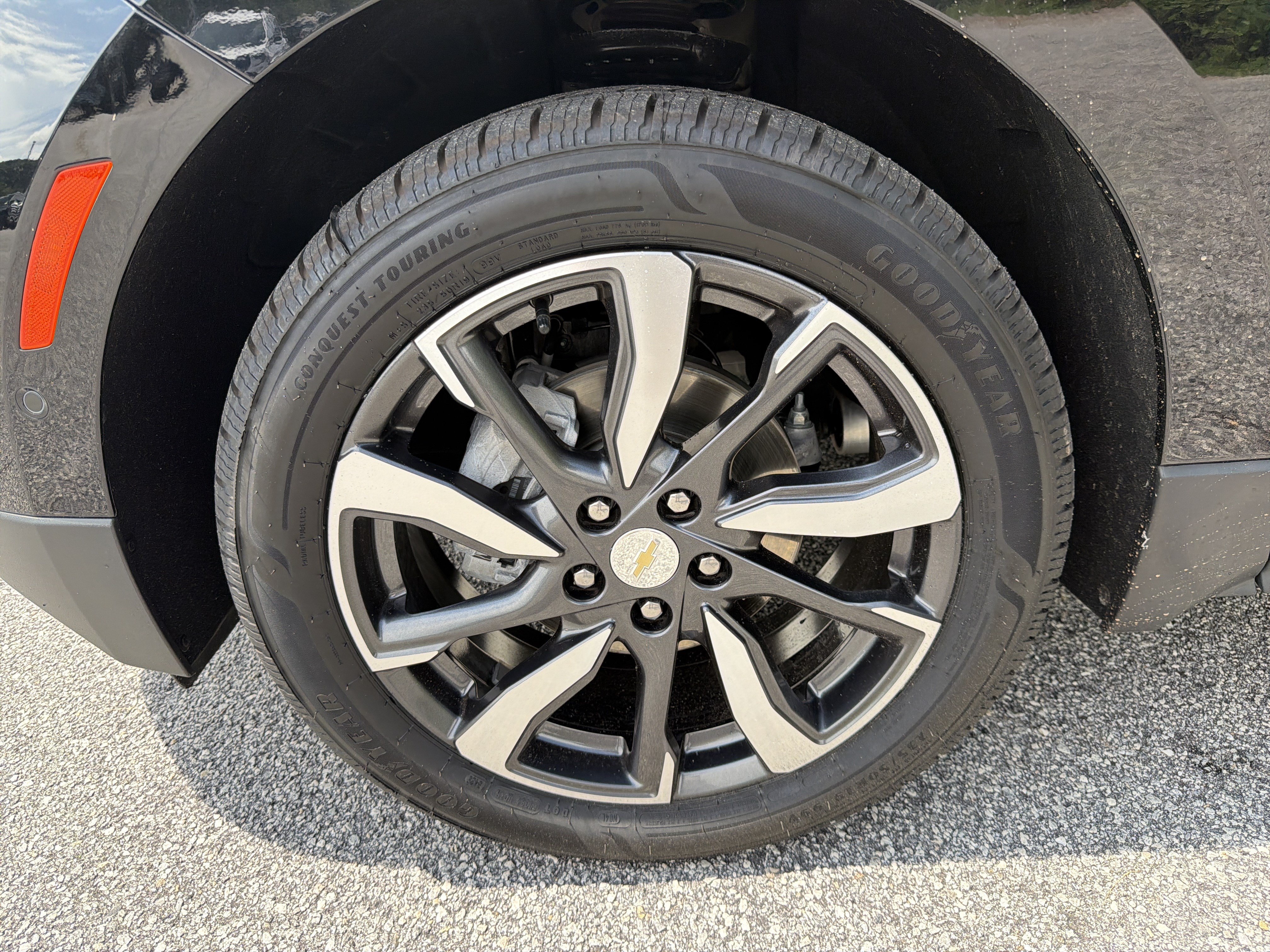 Used 2023 Chevrolet Equinox Premier FWD image 12