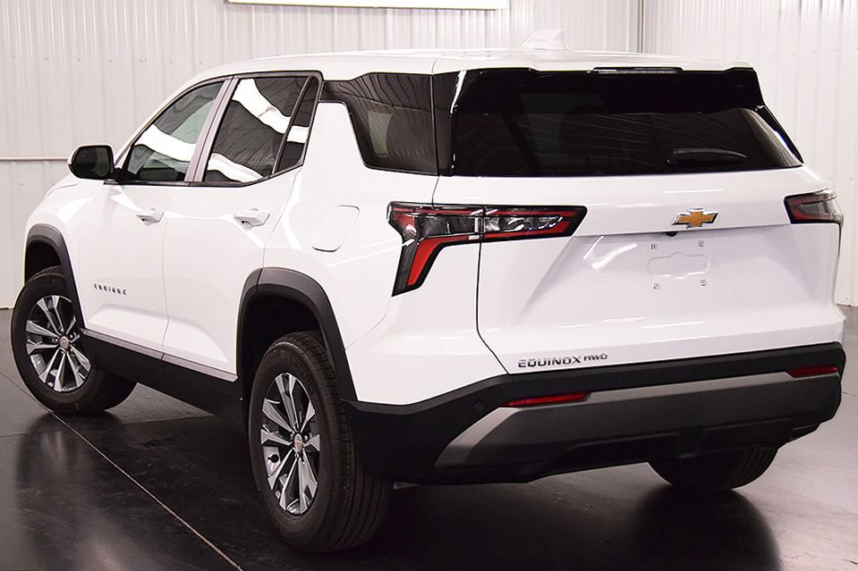 New 2027 Chevrolet Equinox LT AWD/4WD image 5