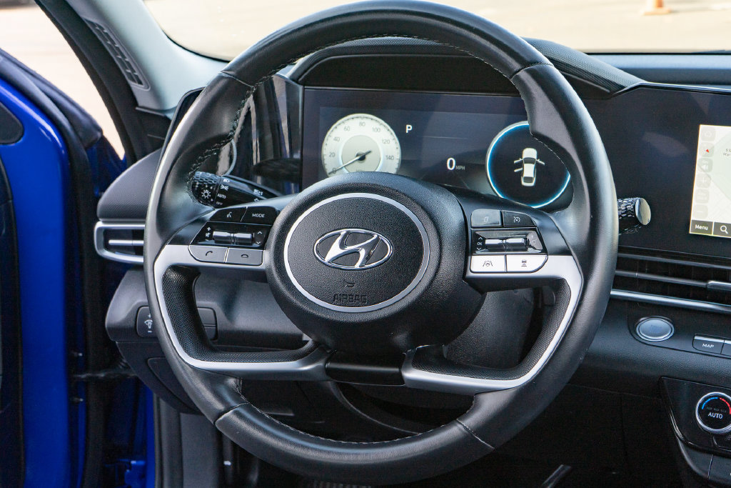 Used 2023 Hyundai Elantra Limited FWD image 24