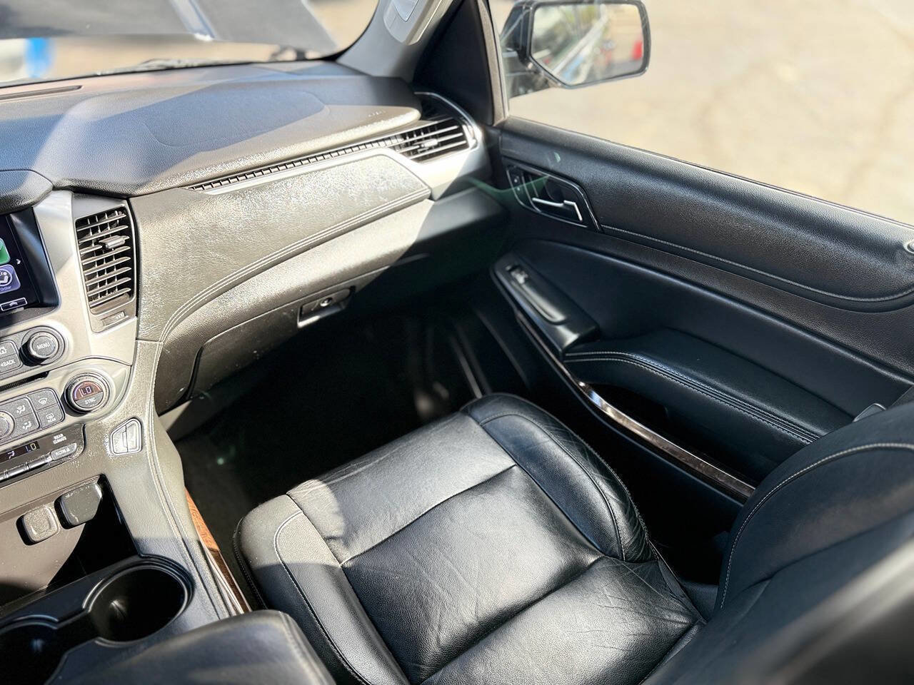 Used 2017 Chevrolet Suburban LT image 29