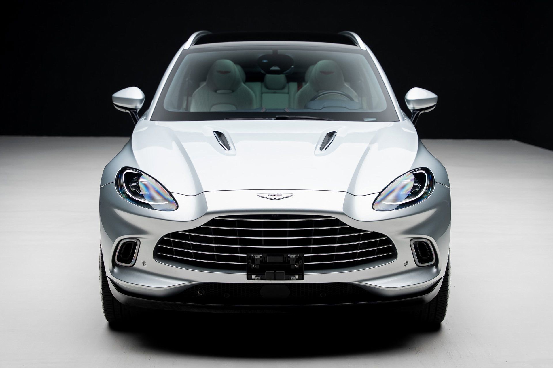 Used 2022 Aston Martin DBX image 5