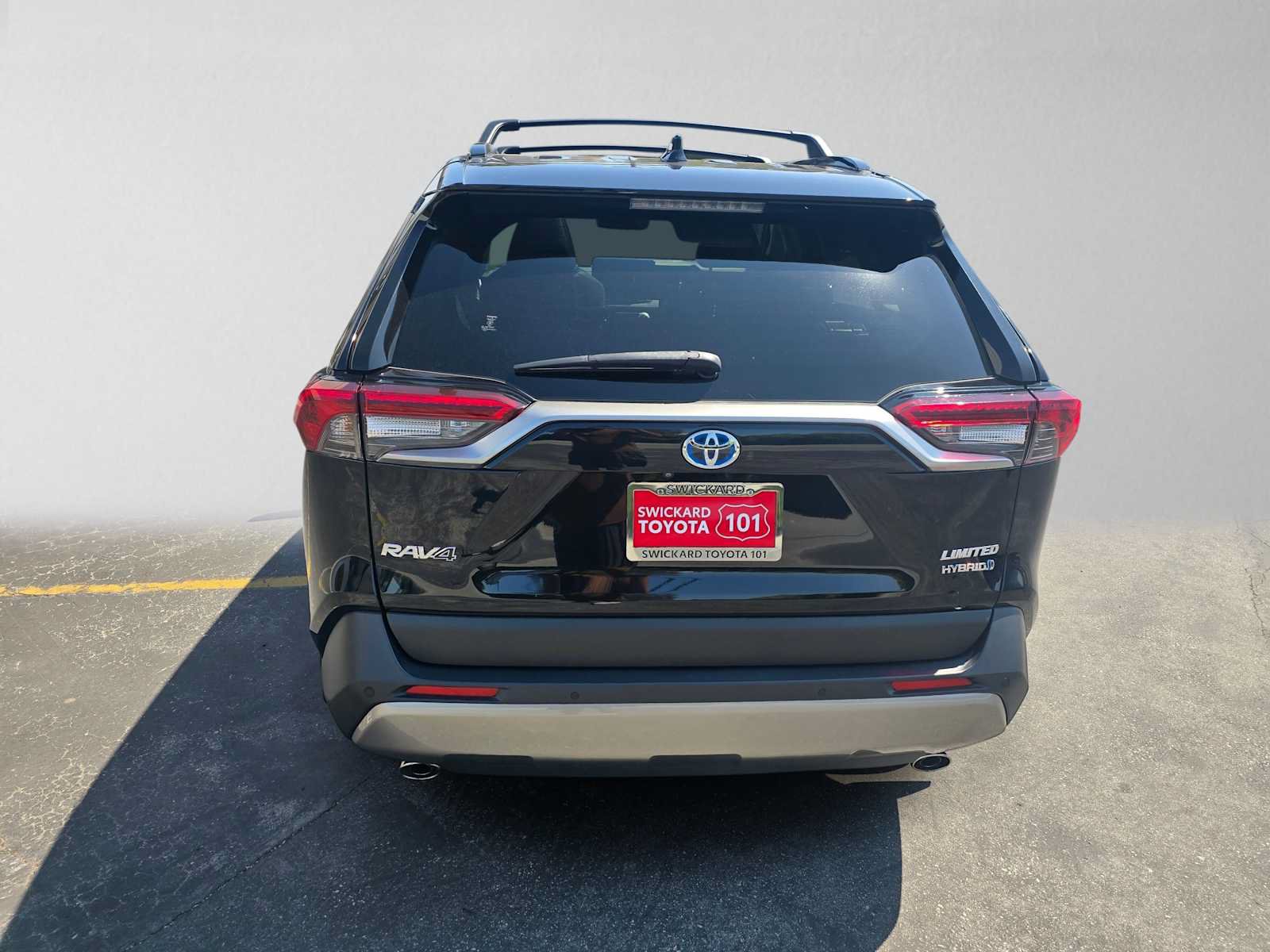 Used 2023 Toyota RAV4 Limited AWD/4WD image 4