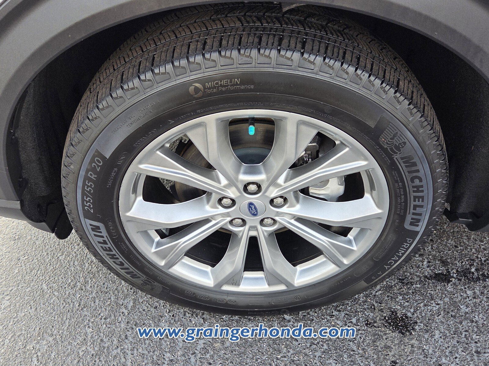 Used 2023 Ford Explorer Limited image 16