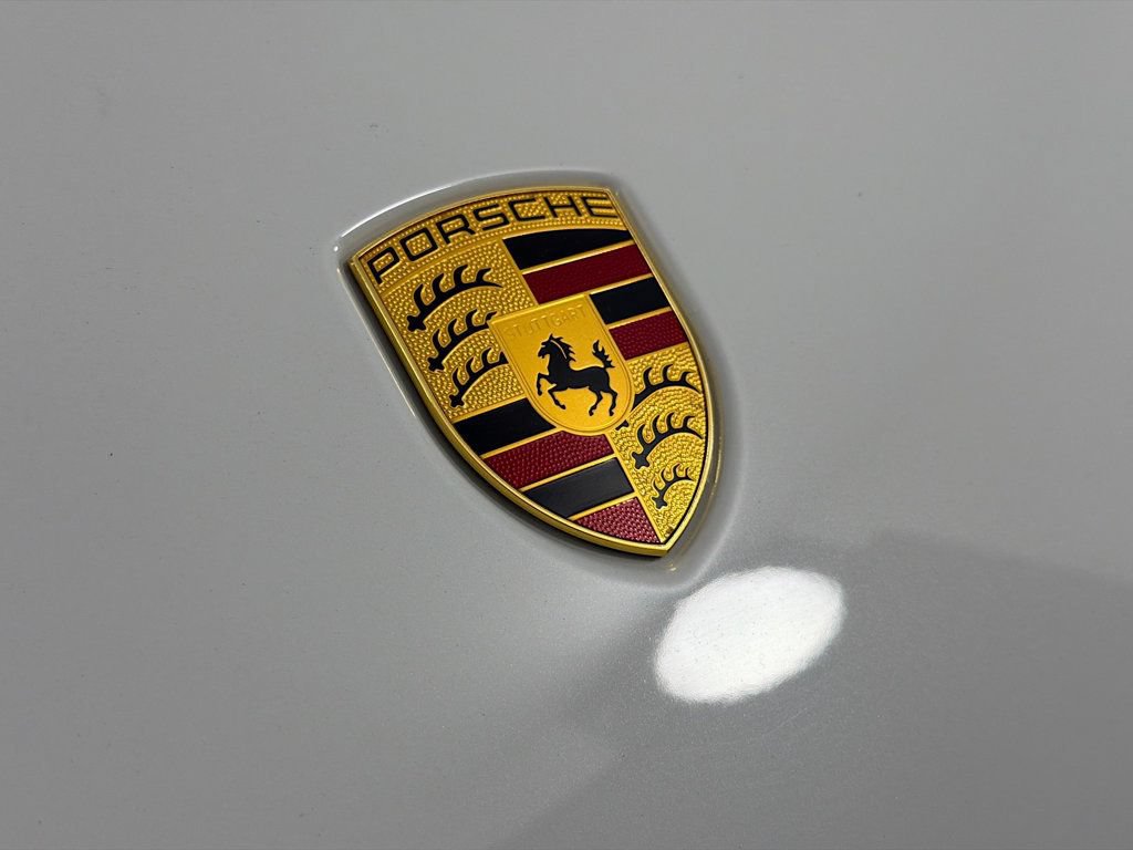 Certified 2023 Porsche Macan AWD/4WD image 11