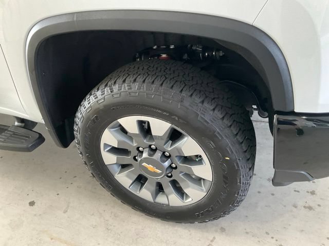 Used 2026 Chevrolet Silverado 2500 Custom w/ Custom Value Package AWD/4WD image 26