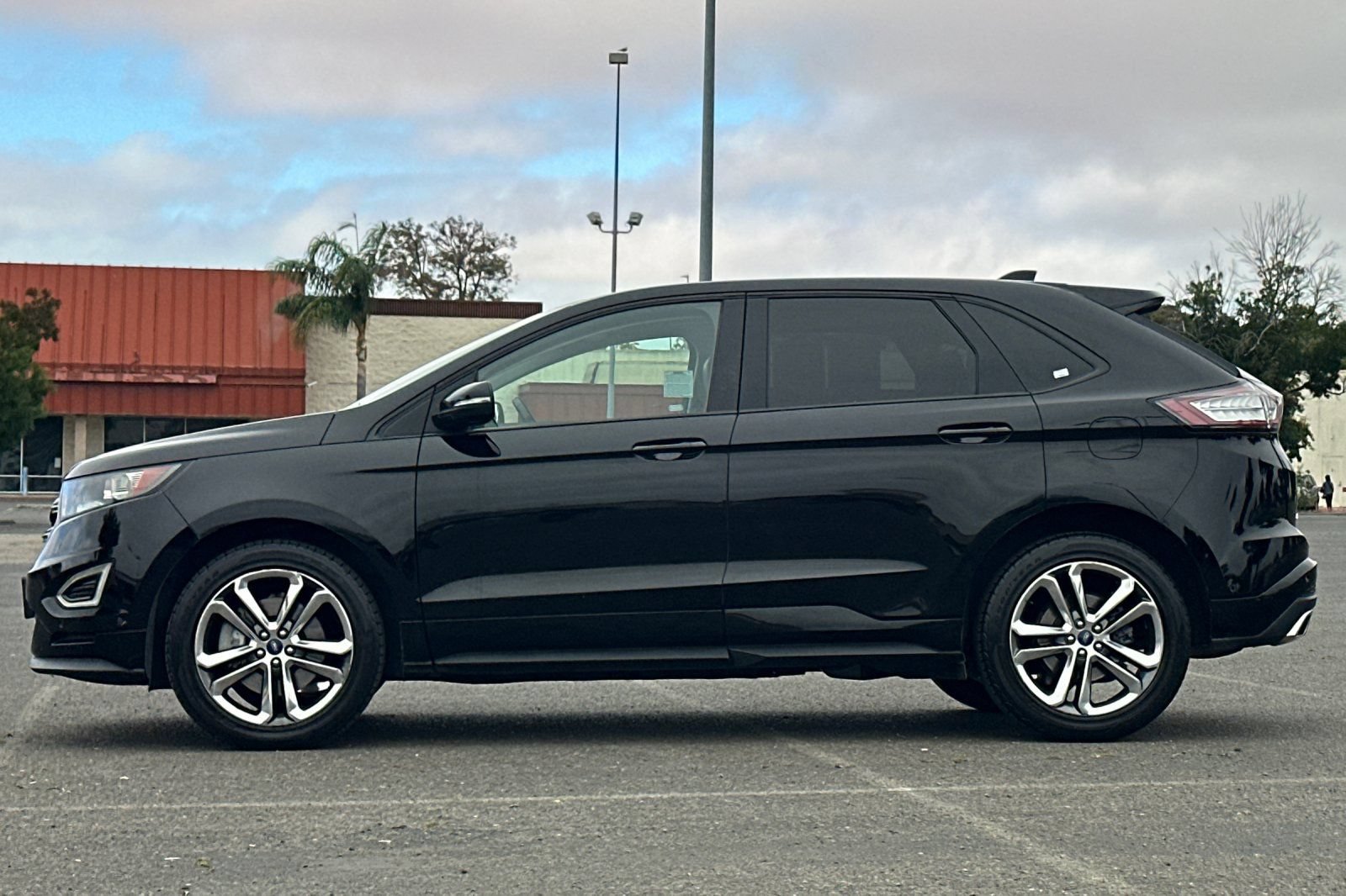 Used 2016 Ford Edge Sport w/ Equipment Group 401A AWD/4WD image 6