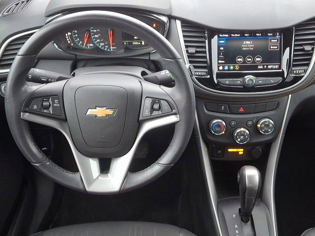 Certified 2022 Chevrolet Trax LT w/ LT Convenience Package image 12